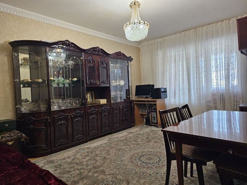 Квартира 3 хонали алохида хоналари ичида хамма шароитлари бо