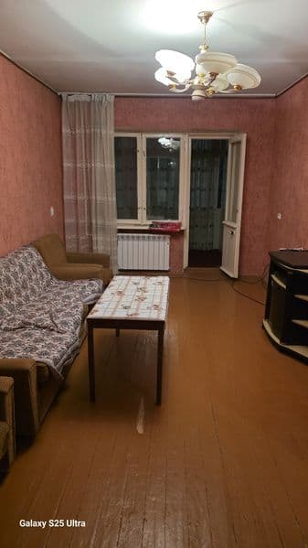 Ижарага 4.хонали оилага метро беруни оилага берилади расмдаг