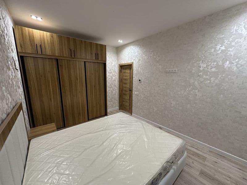 Arenda: Chilonzor tumani <br />
Arentr: Mirzo Ulug'bek metro