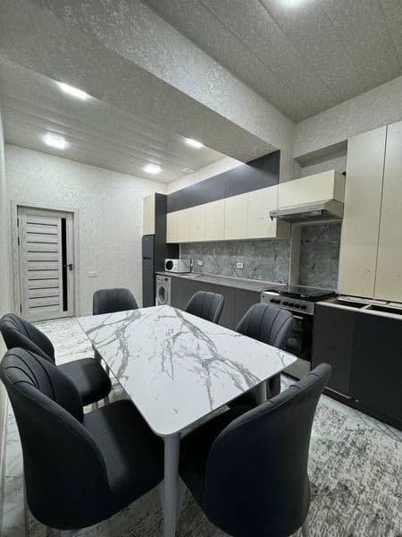 Chilonzor navastroyka oila qizlarga oberamiz 2 xona hamma sh