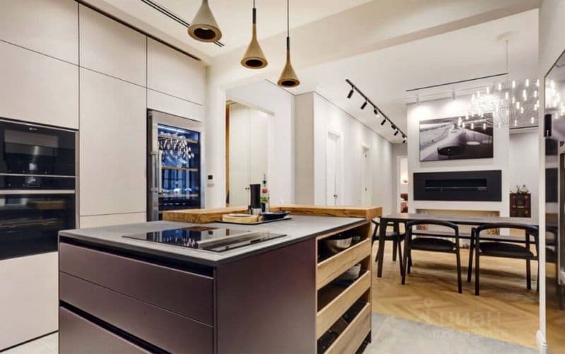 Мирабадский район<br />
Гостиница Россия<br />
ЖК Мирабад Ав