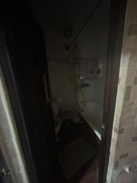 Mirzo Ulug’bek tumanida, Chimgan Eko bozor tarafda, hamma sh