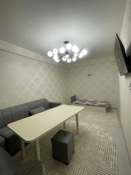 "Maksim Gorkiy" (B.I.Y) metrosining chiqishida.<br />
Uy hol — фото 5