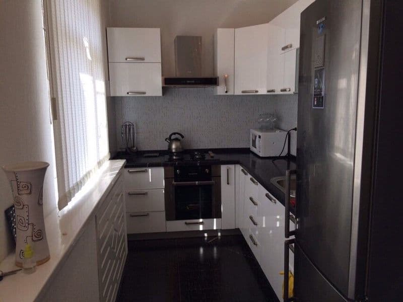 Сдаем 2х отдельный вход + парковка <br />
<br />
комнатную к