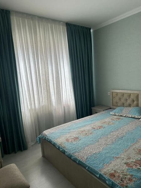 2 комнатная квартира 65 кв.м.<br />
Кирпичный дом<br />
Парк