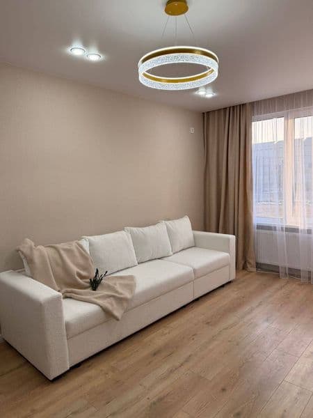 1 комнатная квартира на 4 этаже,<br />
В квартире есть все н