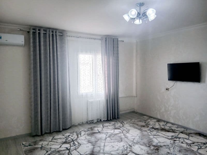 2 xonalik uy ijaraga beriladi: Bez makler!<br />
Narxi:430$ 