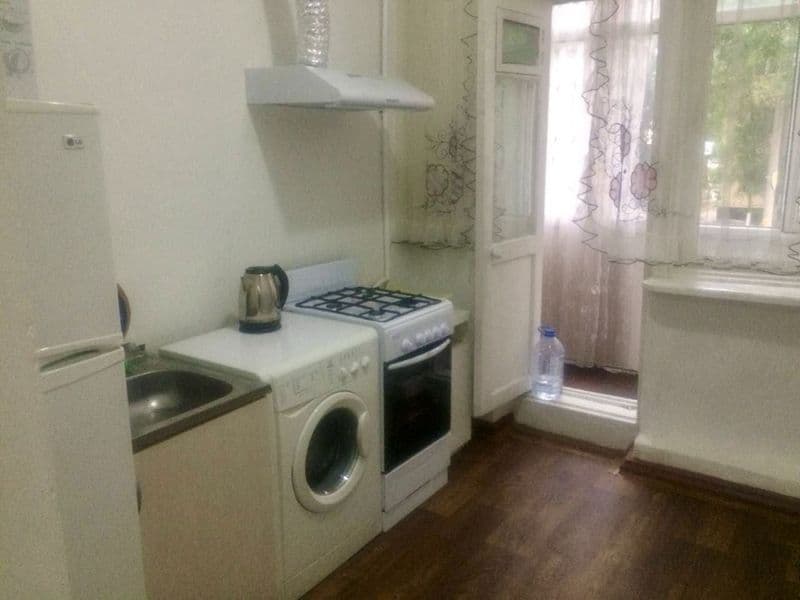 Ориентиры: Налоговая Яккасарайского района, Vega Center, мет — фото 2