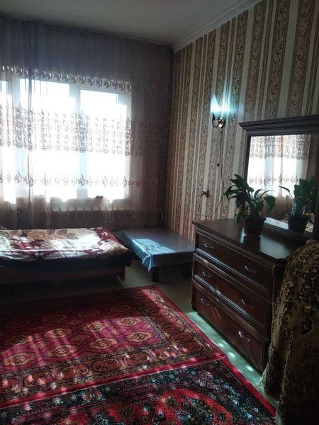 Сдаётся комната на подселение. В Алмазарском районе, массив 