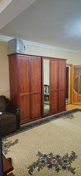 Имеется вся мебель и бытовая техника.<br />
Квартира сдаётся — фото 2