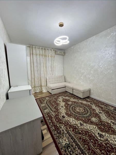 Аренда<br />
1 комнатная<br />
4 этаж<br />
4 этажного дома<