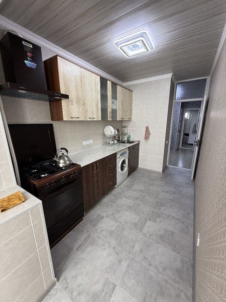 Сдаётся 2 х комнатная квартира <br />
77 серия кирпич,балкон