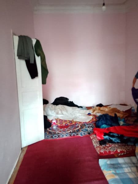 Dush tvalet vanna va kulyerlar uchun batareani zaryatga qoyi — фото 2