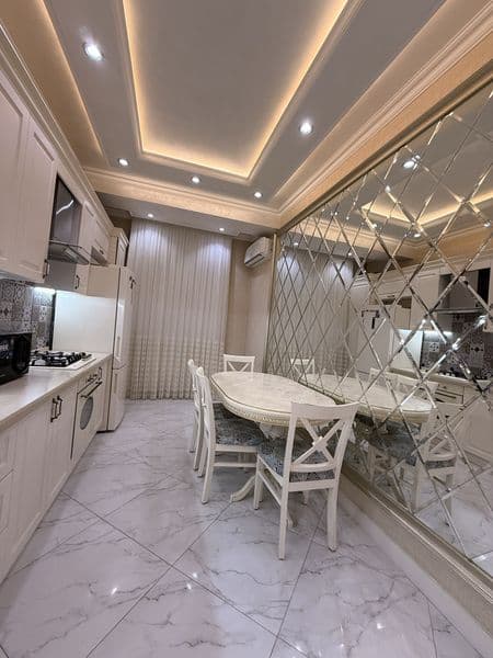 4-х комнатная квартира, 2 санузла, 5 кондиционера, два балко