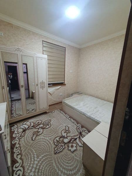 Аренда 2х комнатная квартира на Цокольном этаже полуподвал п