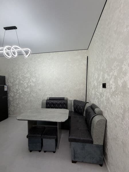 1 xona 30 kvadrat Srochna arendaga beriladi hamma jihoz bita