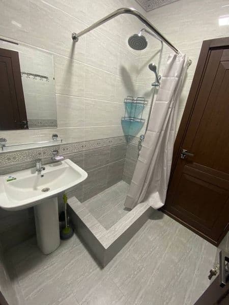 Yakkasaroy tumanida, Oybek metrosi yonida 2 xonali shinam va — фото 5