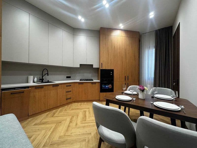 Район: Яккасарай<br />
Адрес: Шота Руставели<br />
1/7/13    — фото 2