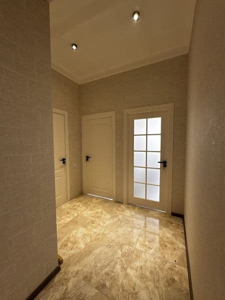 Assalomu alaykum. Bino 2024-yil qurilgan. Remontlari yangi. 