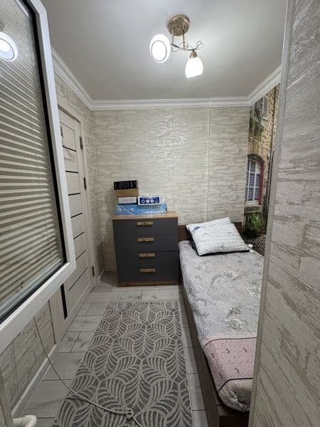 qizlarga kvartira yakkasaroy salamatina 1 ta qiz olinadi shu