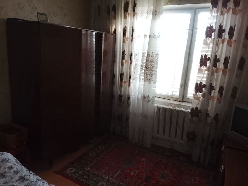 Комнаты раздельные,балкон 2х6-ремонт на балконе надо,комнаты — фото 4