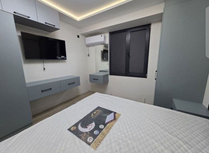 Olmazor tumani Beruniy metro oldida alpomish muz saroyi togr