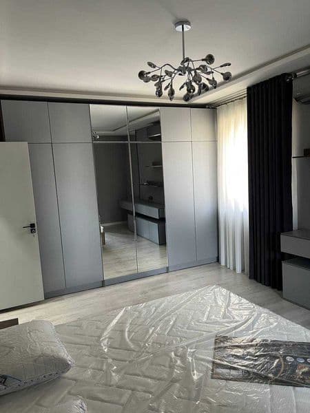 Квартира вторичка на Госпитальном 2/8/9<br />
Зал, спальня,  — фото 3