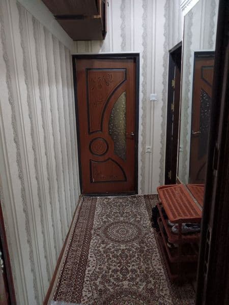 Chilonzor 17 kvartal 3 xonalik kv bola olamiza 80$ kamunali 