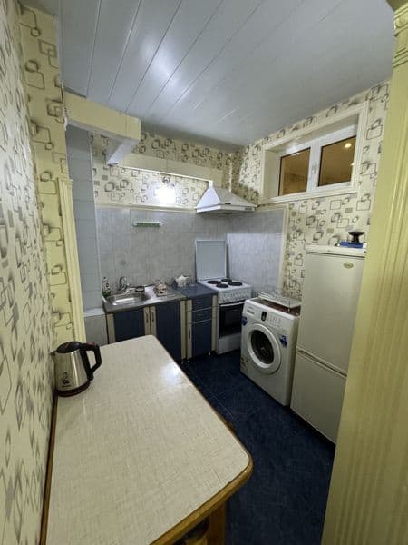 Xam sharoyit bor <br />
Narx taqalgani <br />
 Student qizla