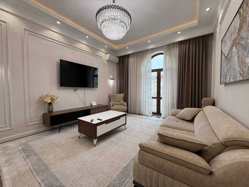 Район: Мирабадский<br />
Адрес: Ц-7 ЦУМ<br />
Ориентир: Метр