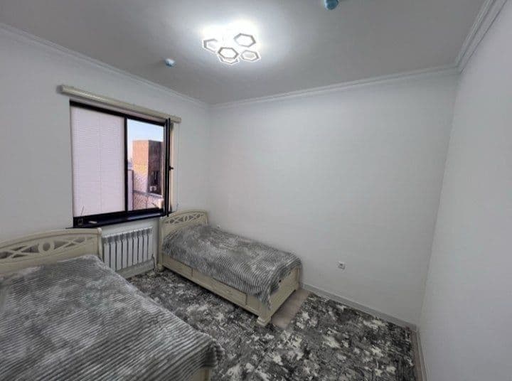 Yakkasaroy Milliy universiteti yaqinida kvartira bor <br />
