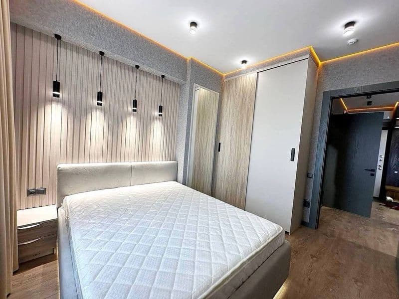 Отличное расположение дома - всё рядом - много магазинов, Це — фото 5