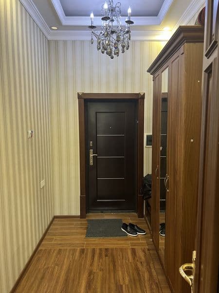 2 хонали квартира оилага яшаш учун берилади,  барча шароитла