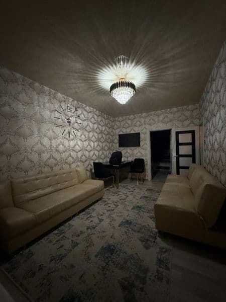 Аренда Чилонзор 21<br />
3хона<br />
1-етаж<br />
4-етажка<b