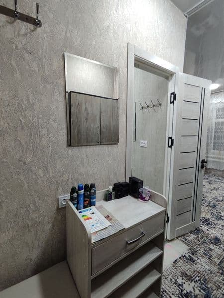Сдаётся 1 ком кв/3 этаж/4, бывшее общежитие, уютная квартира — фото 3