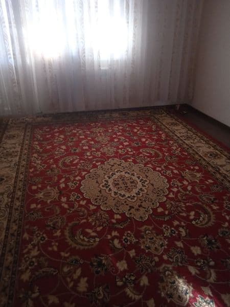 Yangi xayot 9- xudud 2 xona 5 etaj 7 etajka dom 350$ makleri