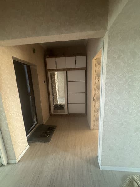 Oilaga, bollaga, qizlaga arendaga beriladi. Uyda hamma sharo