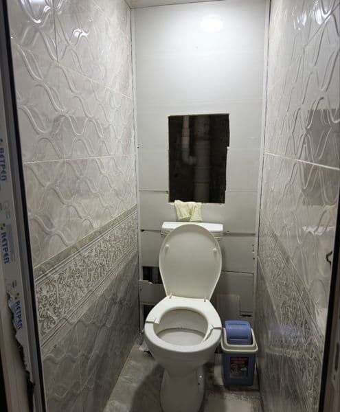 Сдаю 1 комнату в общежитии, ванна, туалет на две семьи, дом  — фото 5