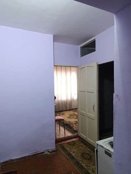 Askiya bozori oldida 1 xonali kvartira Akuratniy turadigan Q