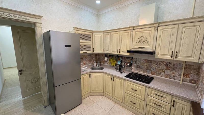 Своя квартира , без маклера . Полностью обставлена, есть хол