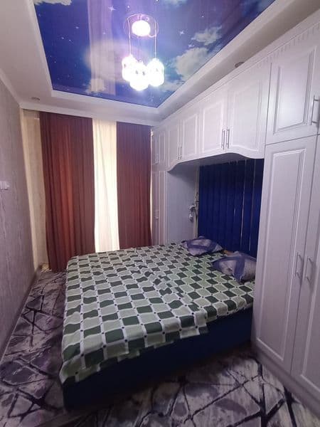 Yunsobod 6 kvartl Alfraganus universiteti oldida Xonsaroy na — фото 4