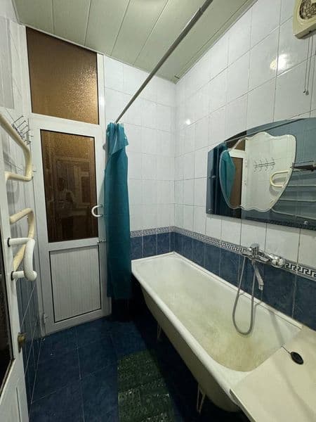 3 xonali uy,1 chi etaj.<br />
Chilonzor metroga piyoda 10 mi — фото 2