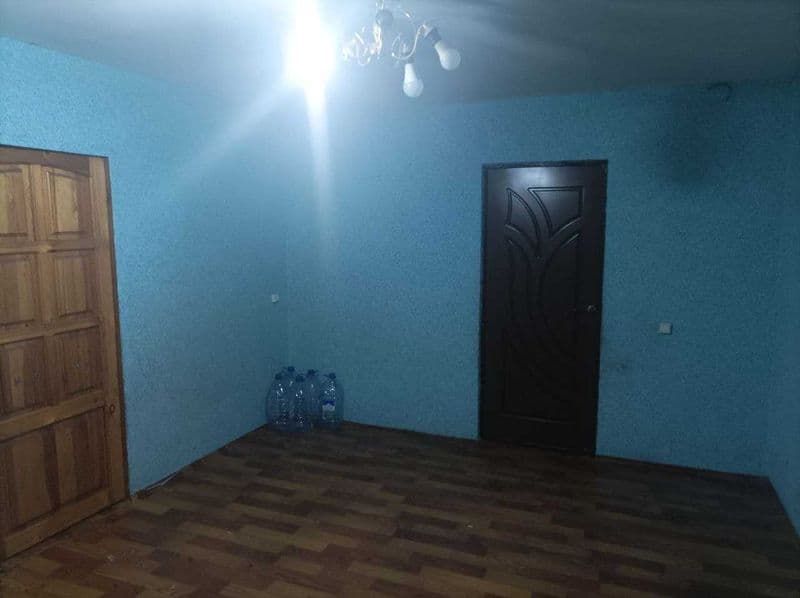 Икки хоналик квартира Метро рохат станцяси ёнида, Ёғоч уй, к