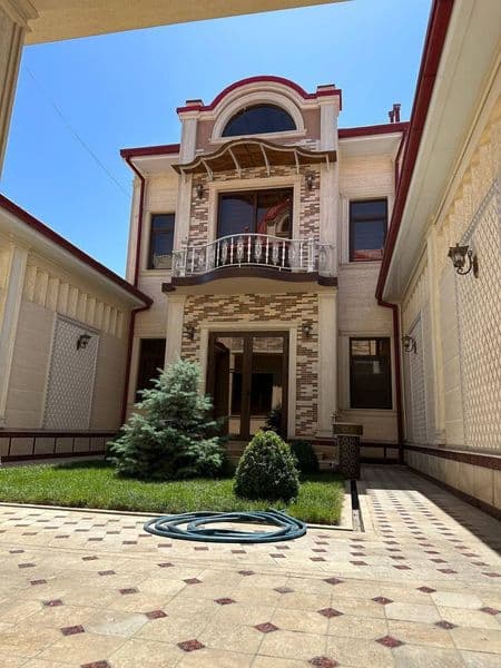 7 та хона 2.5 сотих 300 кв метр<br />
 4 та  санузел падвал 