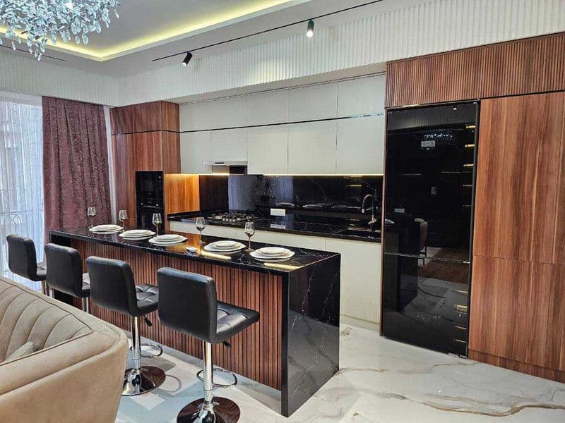 Премиум квартира в Ц-1<br />
Район: Мирзо-Улугбек<br />
Кол-