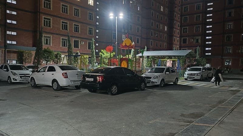 Хамма шароити бор, Фарход бозорига 3 минутлик йу́л, ён атроф — фото 3