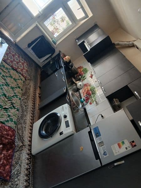 Здравствуйте, сдается комната, ищем девушек для совместного 