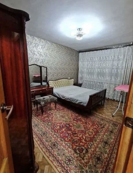 Аренда Gorkiy metro<br />
4xona<br />
2-etaj<br />
4-etajka<