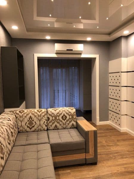 Сдается трехкомнатная квартира с евроремонт напротив госпита