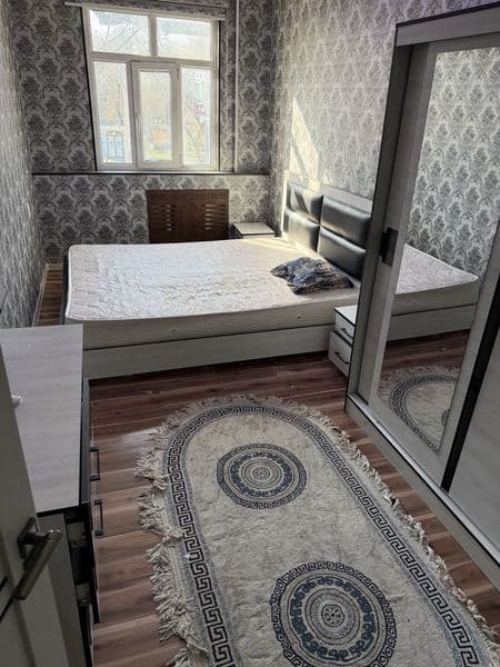 Uy ijaraga beriladi <br />
Chilonzor 18  o/r parlament kafe 